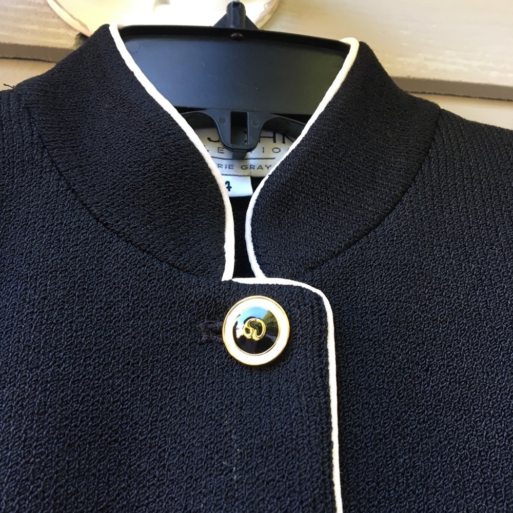 St. John jacket size 4 - Picture 4 of 9